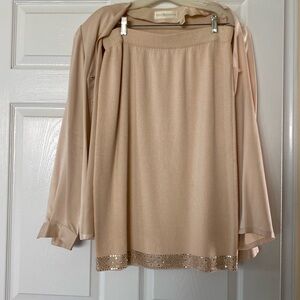 Beautiful St John’s knit skirt size 16. Shimmer fabric with sparkle at bottom.